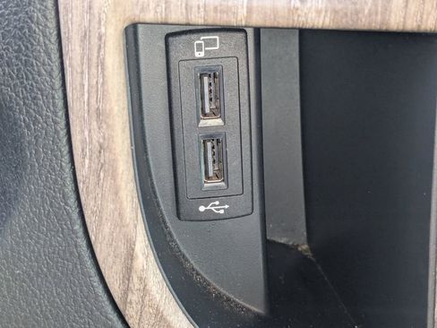 Used 2021 Mercedes-Benz Metris Passenger image 8