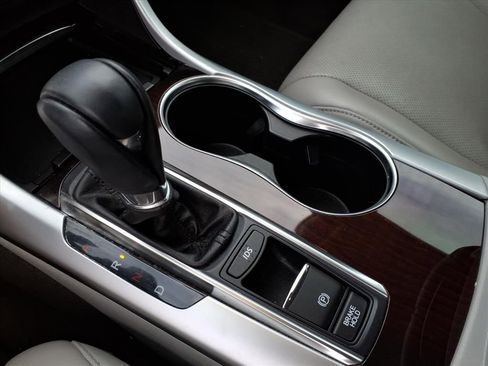 Used 2015 Acura TLX w/ Technology Package image 34