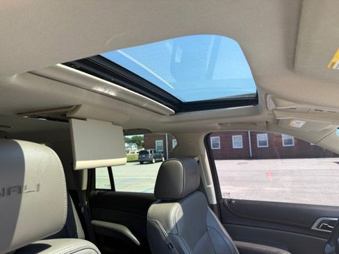 Used 2019 GMC Yukon Denali w/ Denali Ultimate Package AWD/4WD image 4