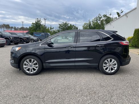 Used 2022 Ford Edge Titanium AWD/4WD image 7