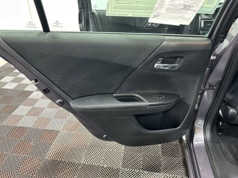 Used 2015 Honda Accord LX image 18