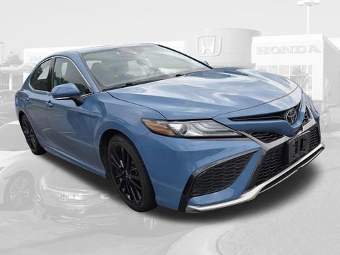 Used 2023 Toyota Camry XSE FWD image 5