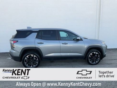 Used 2025 Chevrolet Equinox LT image 3