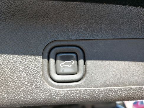 Used 2013 GMC Yukon Denali image 15