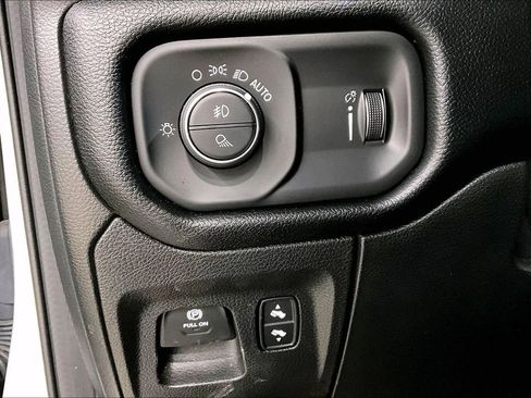 Used 2021 RAM 1500 Big Horn image 17