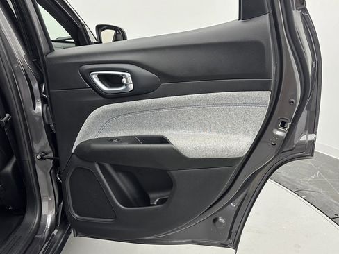 Used 2024 Jeep Compass Latitude w/ Altitude Special Edition image 28