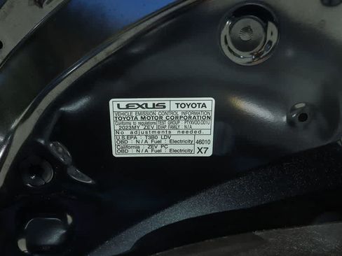 Used 2023 Lexus RZ 450e Premium w/ Technology Package AWD/4WD image 27