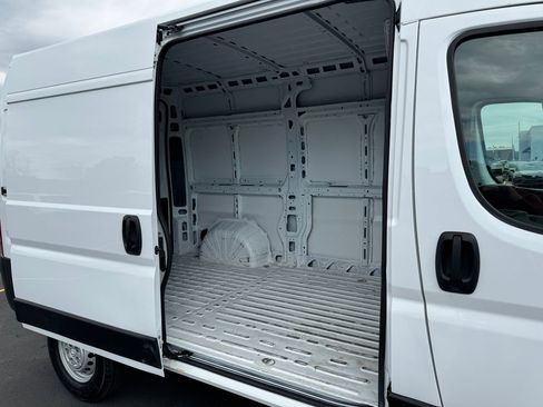 Used 2023 RAM ProMaster 2500 FWD image 14