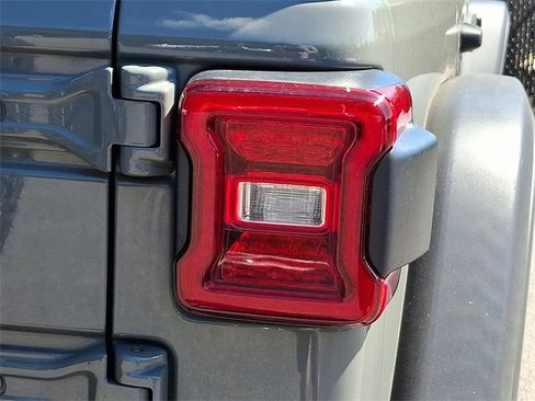 Used 2021 Jeep Wrangler Unlimited Rubicon image 10