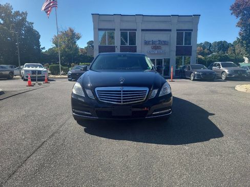 Used 2011 Mercedes-Benz E 350 4MATIC Sedan image 2