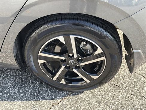 Certified 2025 Nissan Sentra SV image 30