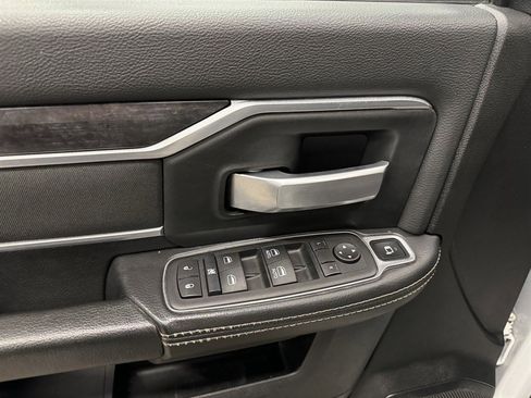 Used 2024 RAM 3500 SLT w/ Quick Order Package 2YG SLT AWD/4WD image 32