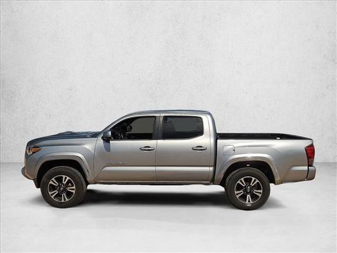 Used 2016 Toyota Tacoma TRD Sport AWD/4WD image 9