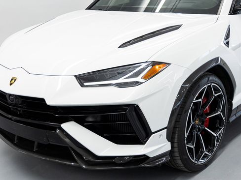 Used 2024 Lamborghini Urus Performante image 11