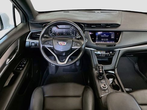 Used 2025 Cadillac XT6 Luxury w/ LPO, Floor Liner Package AWD/4WD image 24