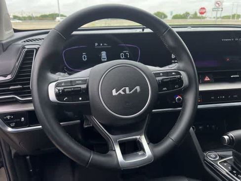 Used 2025 Kia Sportage EX w/ Premium Package image 17