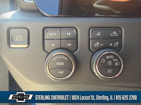 Used 2022 Chevrolet Silverado 1500 LT Trail Boss w/ LT Trail Boss Premium Package AWD/4WD image 21