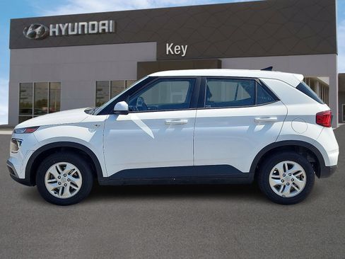 Used 2022 Hyundai Venue SE image 6