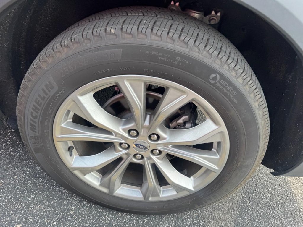 Used 2024 Ford Explorer Limited RWD image 9