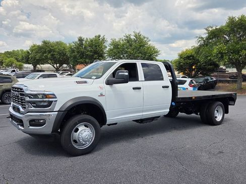 New 2026 RAM 5500 Tradesman w/ Chrome Appearance Group AWD/4WD image 3