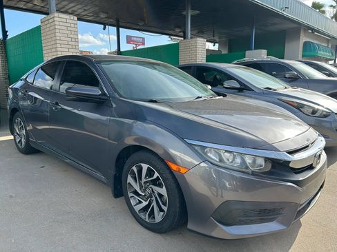 Used 2017 Honda Civic EX image 4