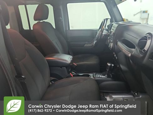 Used 2018 Jeep Wrangler Unlimited Sport S AWD/4WD image 29