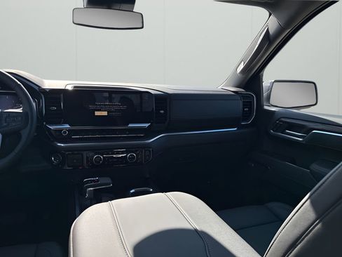 New 2026 GMC Sierra 1500 SLT image 23