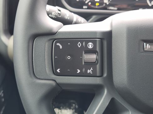 Used 2026 Land Rover Defender 110 X-Dynamic SE AWD/4WD image 29