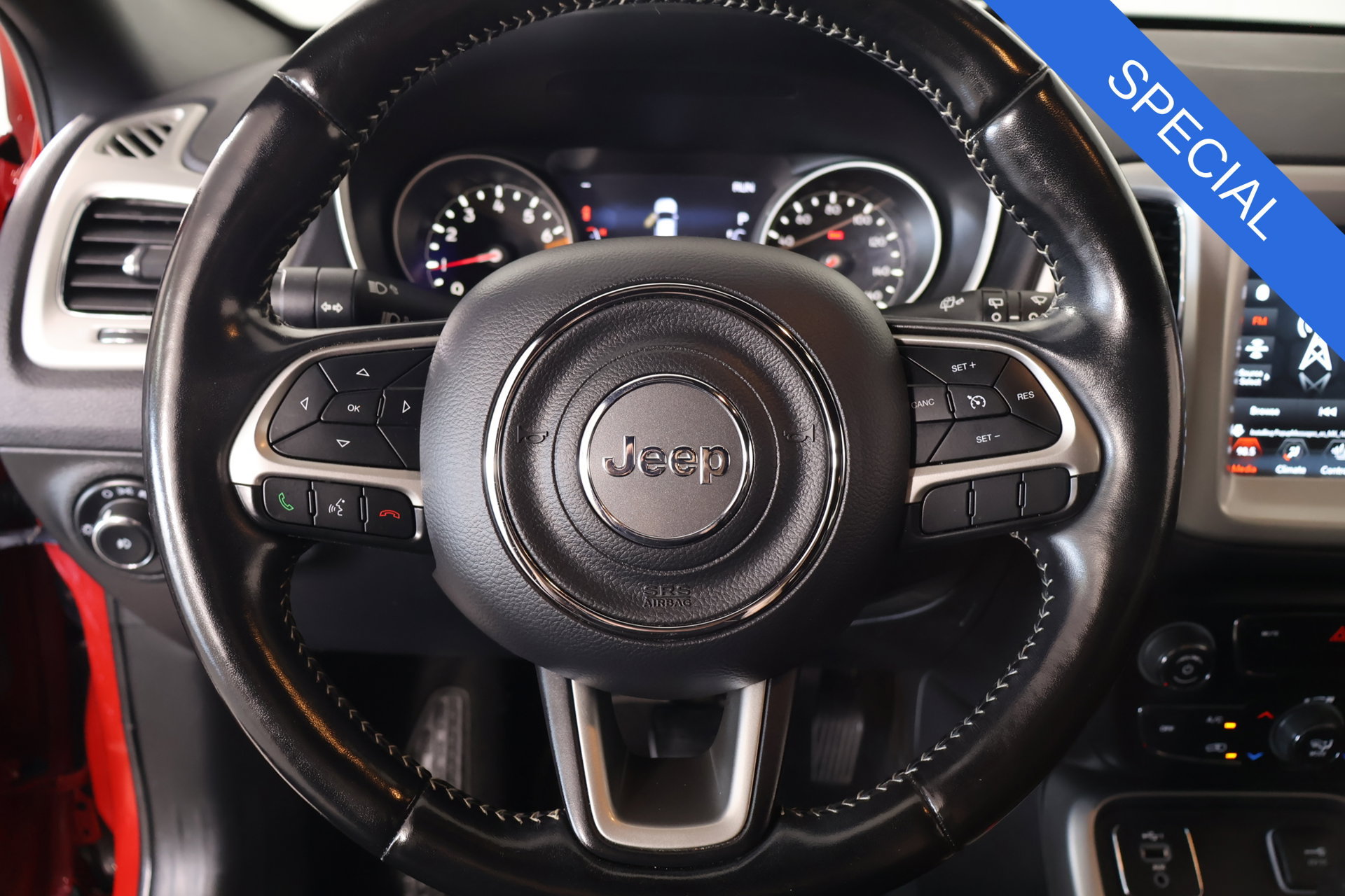 Used 2021 Jeep Compass Latitude FWD image 3