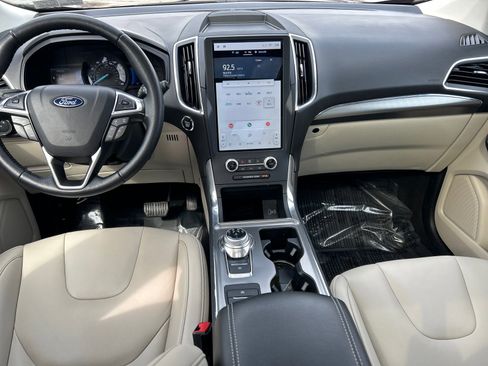 Certified 2022 Ford Edge Titanium AWD/4WD image 6