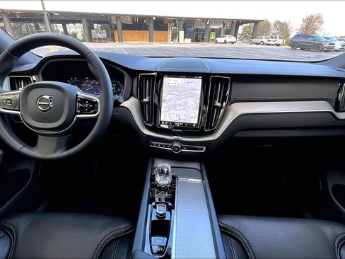 Used 2024 Volvo XC60 T8 Ultimate image 15
