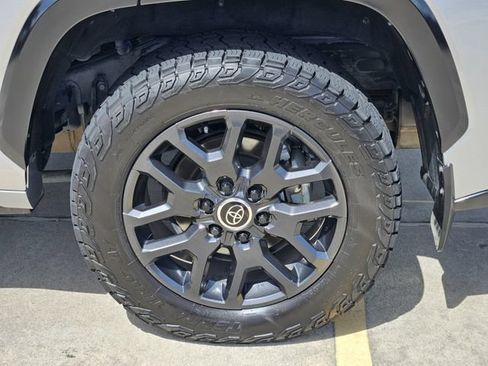 Used 2024 Toyota Sequoia Platinum AWD/4WD image 8