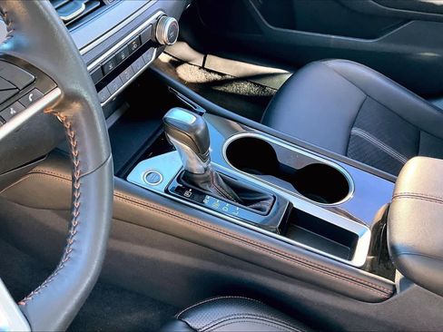 Certified 2024 Nissan Altima 2.5 SR image 16