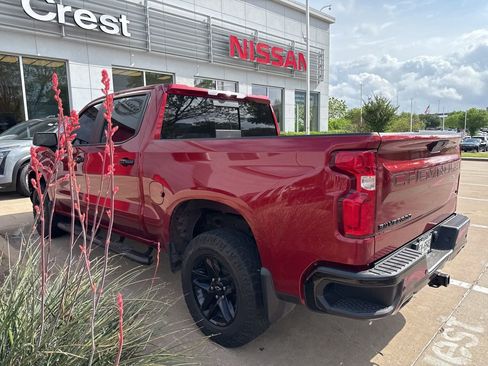 Used 2020 Chevrolet Silverado 1500 LT Trail Boss image 3