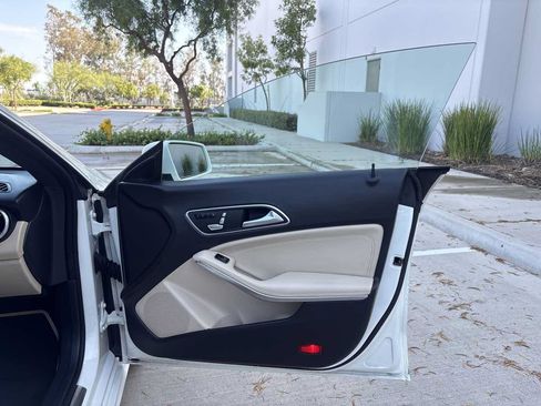 Used 2018 Mercedes-Benz CLA 250 image 15