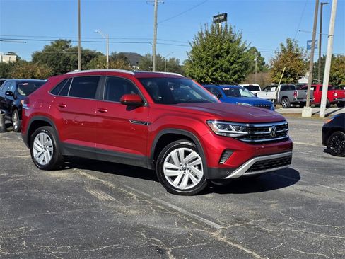Used 2020 Volkswagen Atlas Cross Sport SE w/ Panoramic Sunroof Package image 2