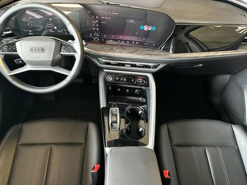 Used 2025 Audi Q5 Premium Plus w/ Premium Plus AWD/4WD image 12