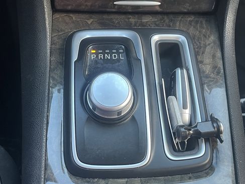 Used 2020 Chrysler 300 Limited RWD image 21