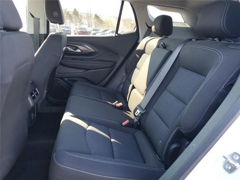 Used 2024 GMC Terrain SLE w/ Driver Convenience Package image 14