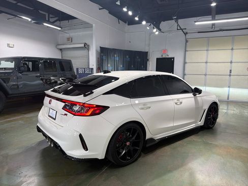 Used 2023 Honda Civic Type R image 8