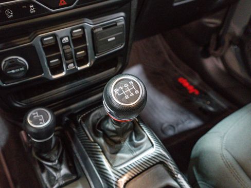 Used 2021 Jeep Gladiator Sport AWD/4WD image 22