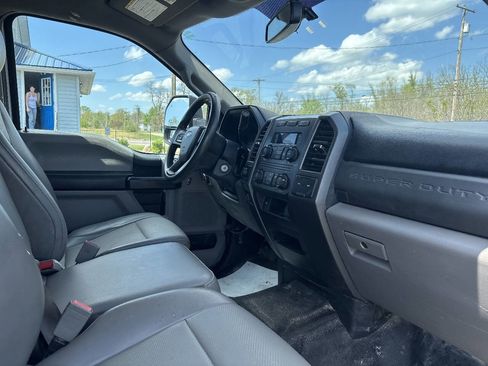 Used 2019 Ford F250 XL w/ Power Equipment Group AWD/4WD image 18