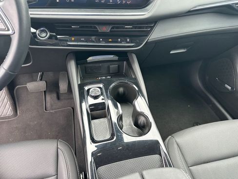 Certified 2025 Buick Envision Preferred AWD/4WD image 30
