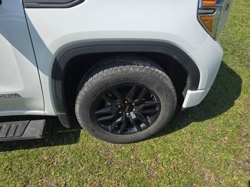 Used 2022 GMC Sierra 1500 Elevation RWD image 10