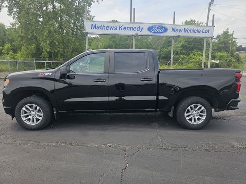 Used 2023 Chevrolet Silverado 1500 RST image 2