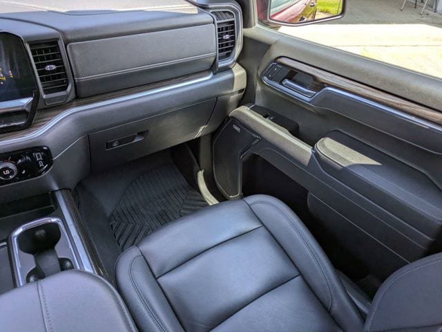 Used 2025 Chevrolet Silverado 1500 LT Trail Boss w/ Convenience Package II AWD/4WD image 16
