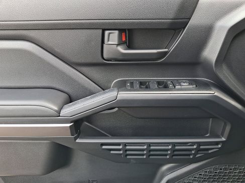 Used 2025 Toyota 4Runner SR5 image 12