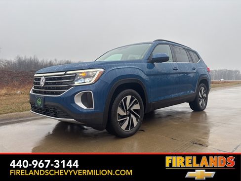 Used 2025 Volkswagen Atlas SE image 1