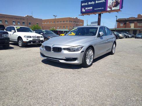 Used 2013 BMW 328i xDrive Sedan image 4
