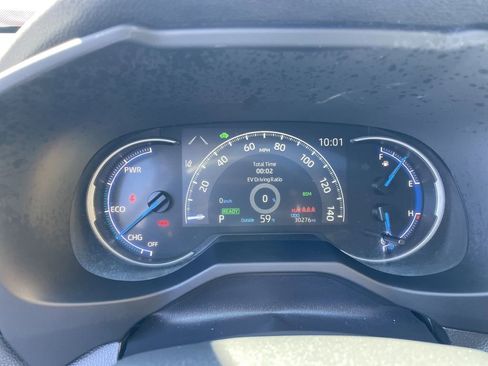 Used 2024 Toyota RAV4 XLE AWD/4WD image 17